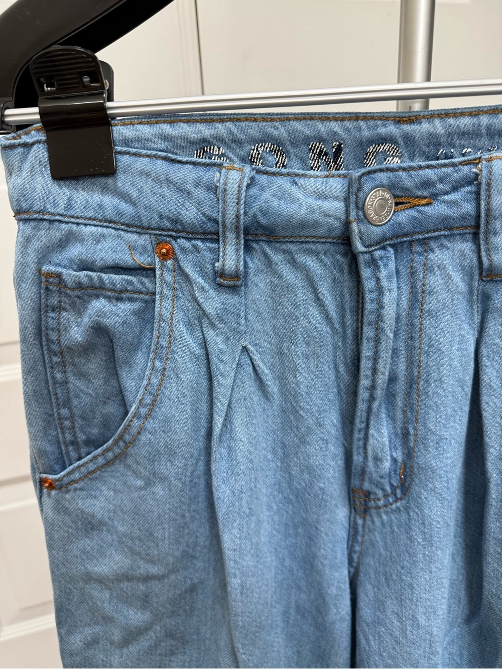 High-Rise Pleated Light Blue Women’s Jeans - Picture 4 of 6